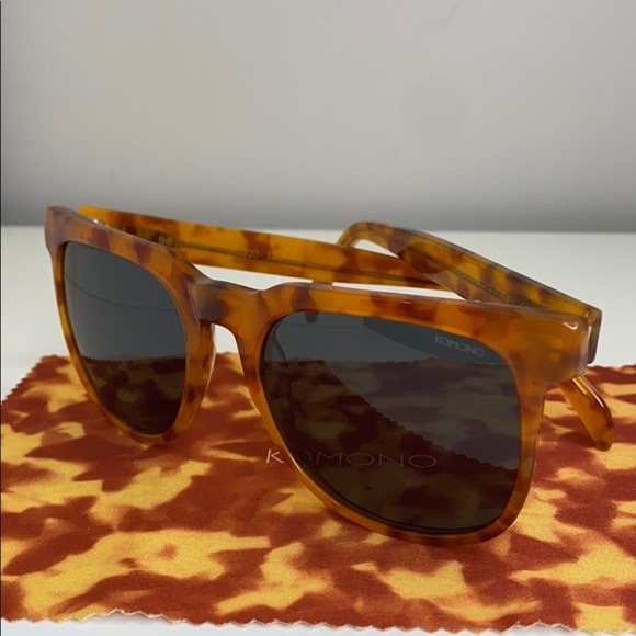 Komono sunglasses New Riviera Caramel Demi orange brown tortoise main image 5